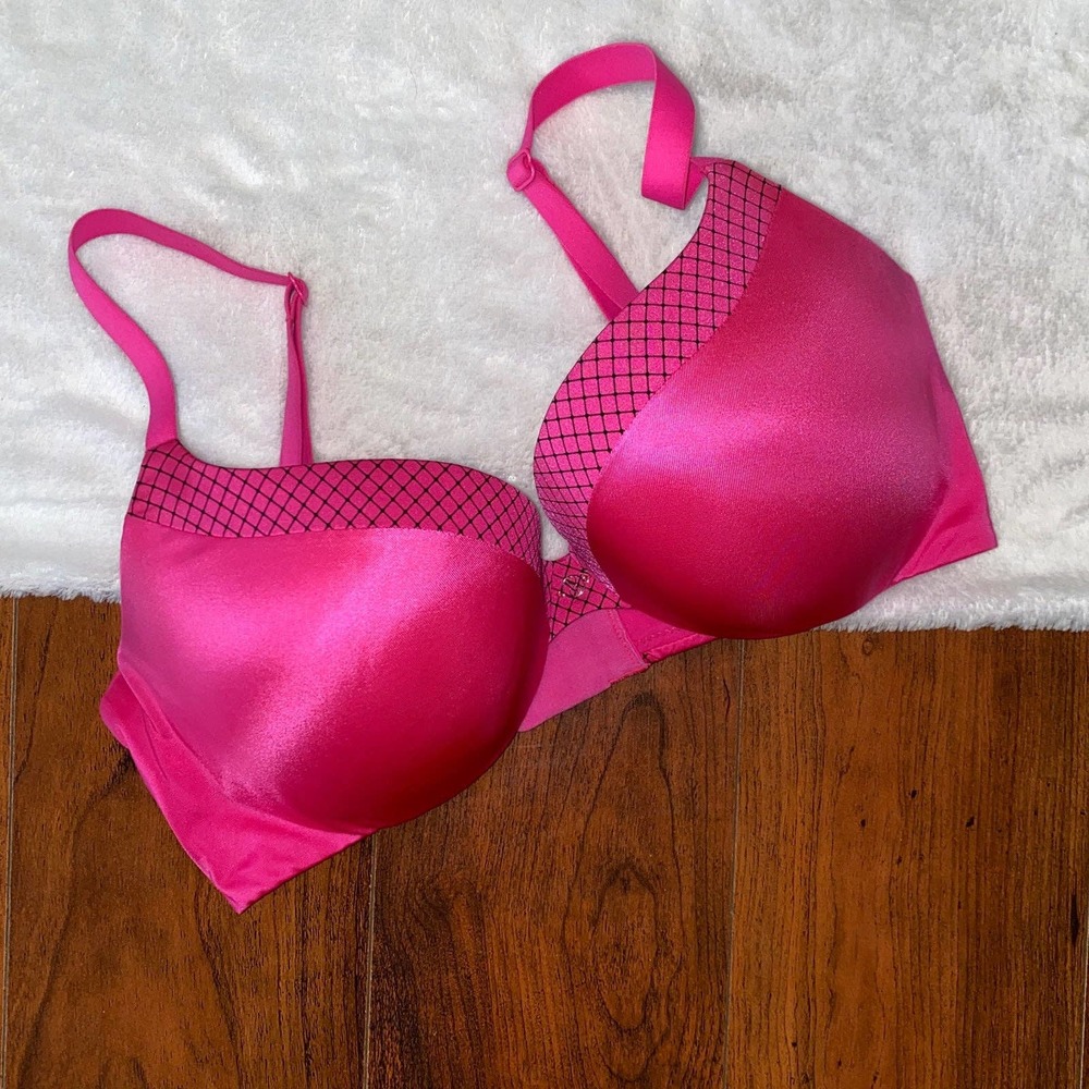 Women's Victoria's Secret Pink Push-Up/Pigeonnant Bra size 34D